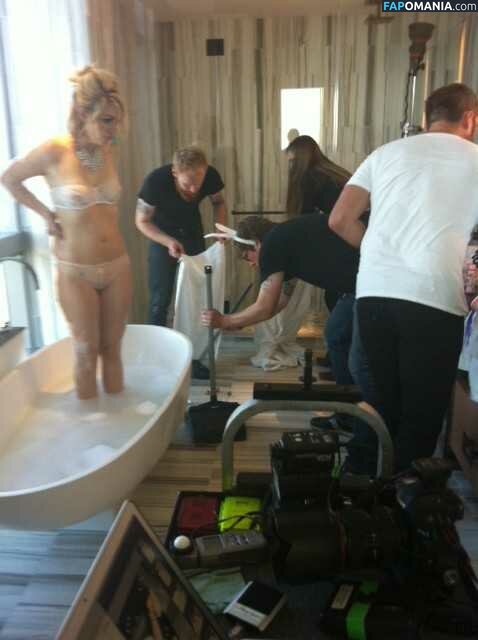 Abby Elliott Nu Foto vazada #6