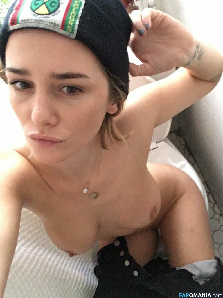 Addison Timlin Nu Foto vazada #42