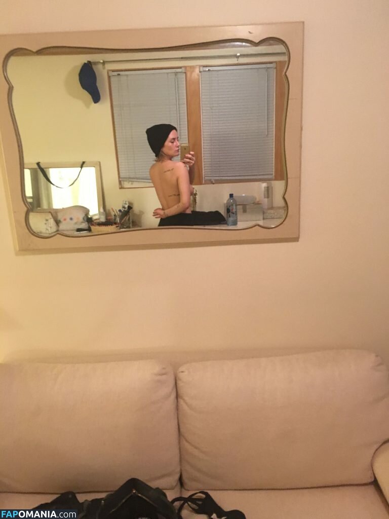 Addison Timlin Nu Foto vazada #51