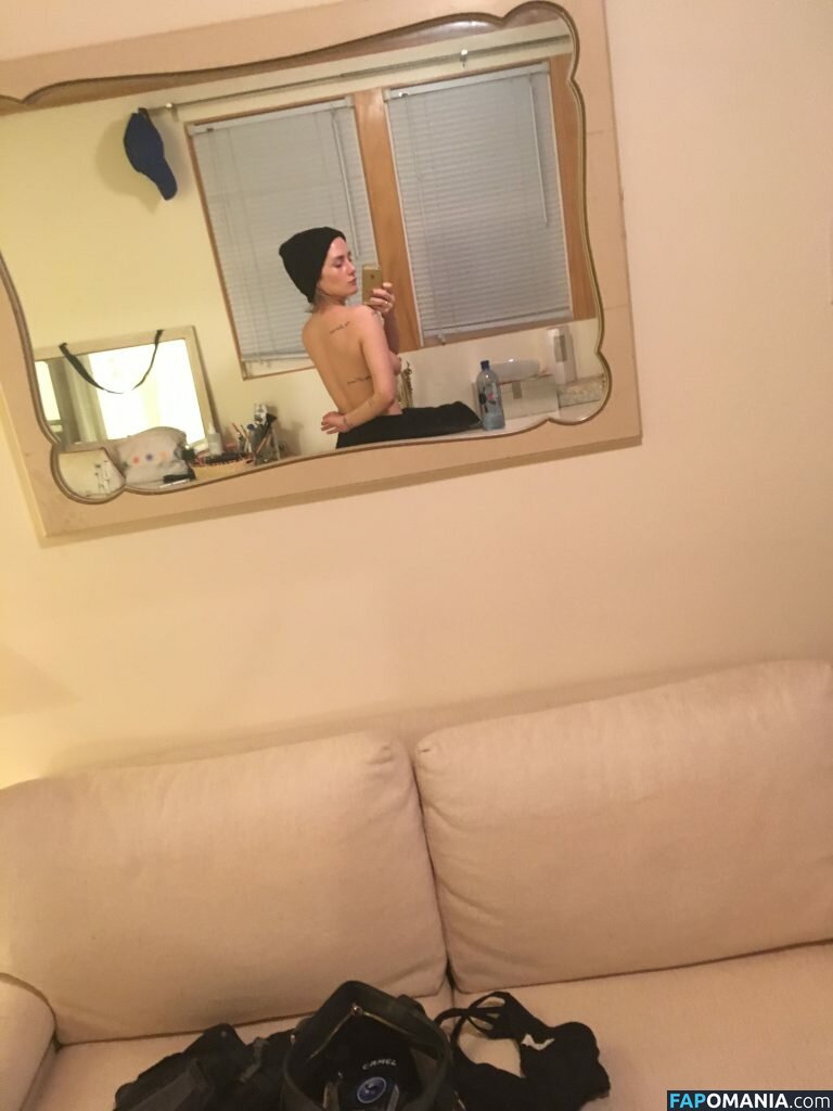 Addison Timlin Nu Foto vazada #52