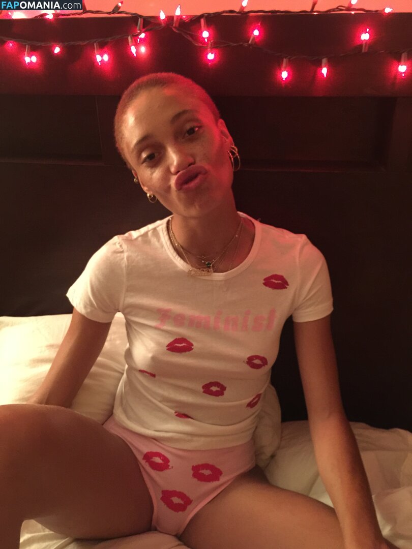 Adwoa Aboah Nu Foto vazada #30