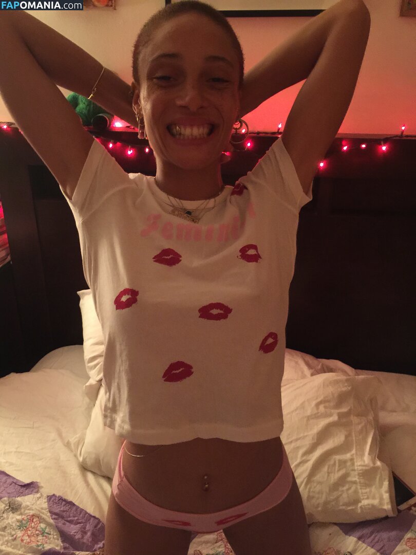 Adwoa Aboah Nu Foto vazada #31