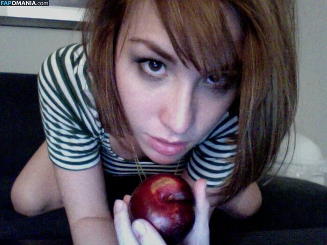Allison Scagliotti Nu Foto vazada #6