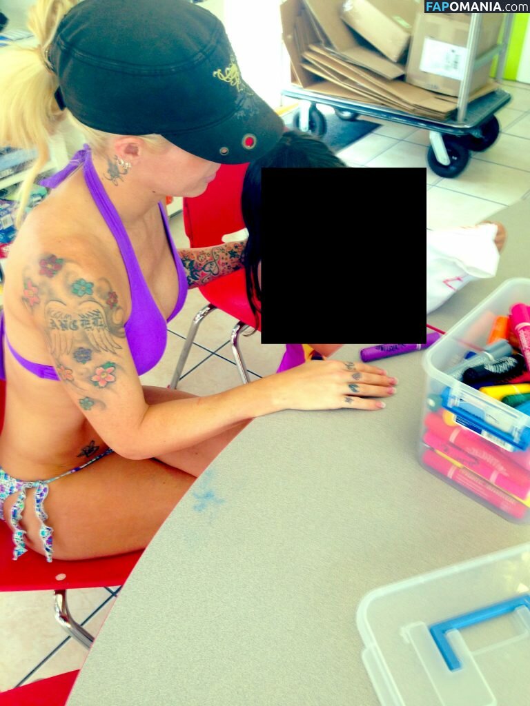 Angelina Love Nu Foto vazada #9