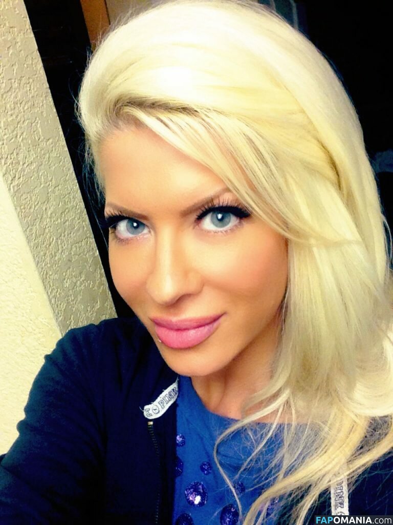 Angelina Love Nu Foto vazada #23