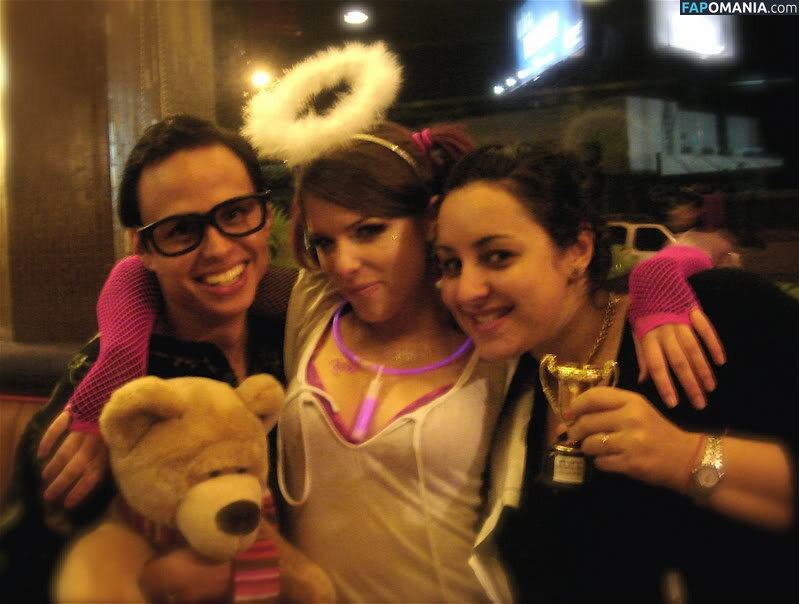 Anna Kendrick Nu Foto vazada #29