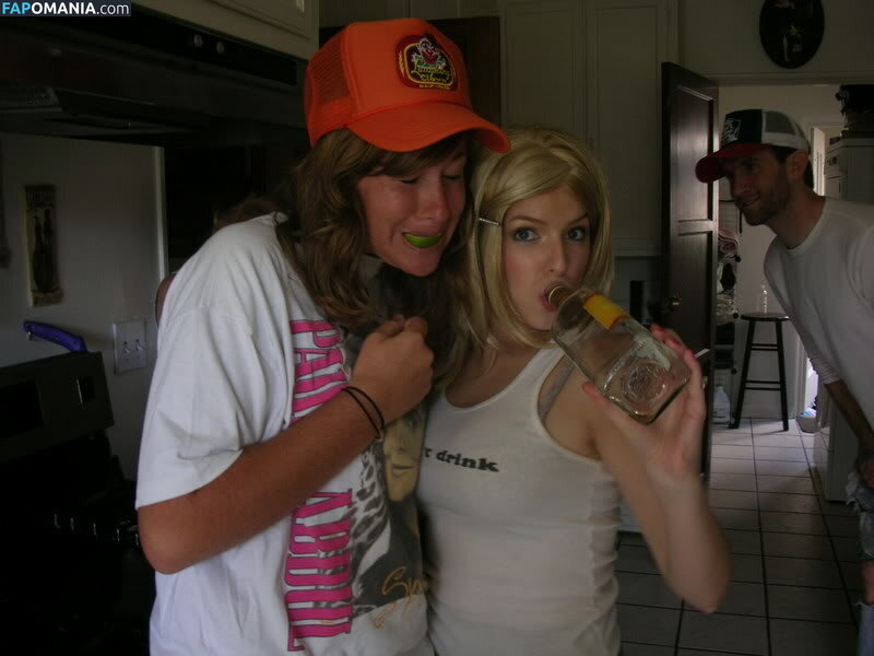 Anna Kendrick Nu Foto vazada #81