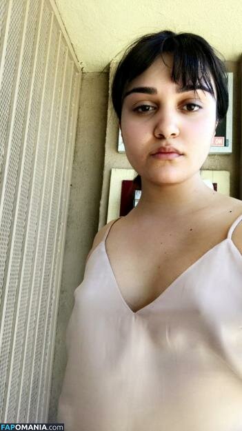 Ariela Barer Nu Foto vazada #4