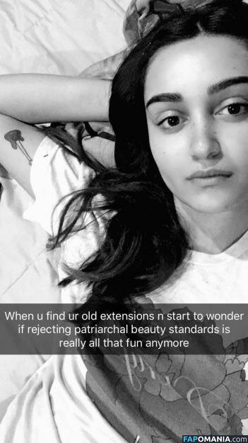 Ariela Barer Nu Foto vazada #10