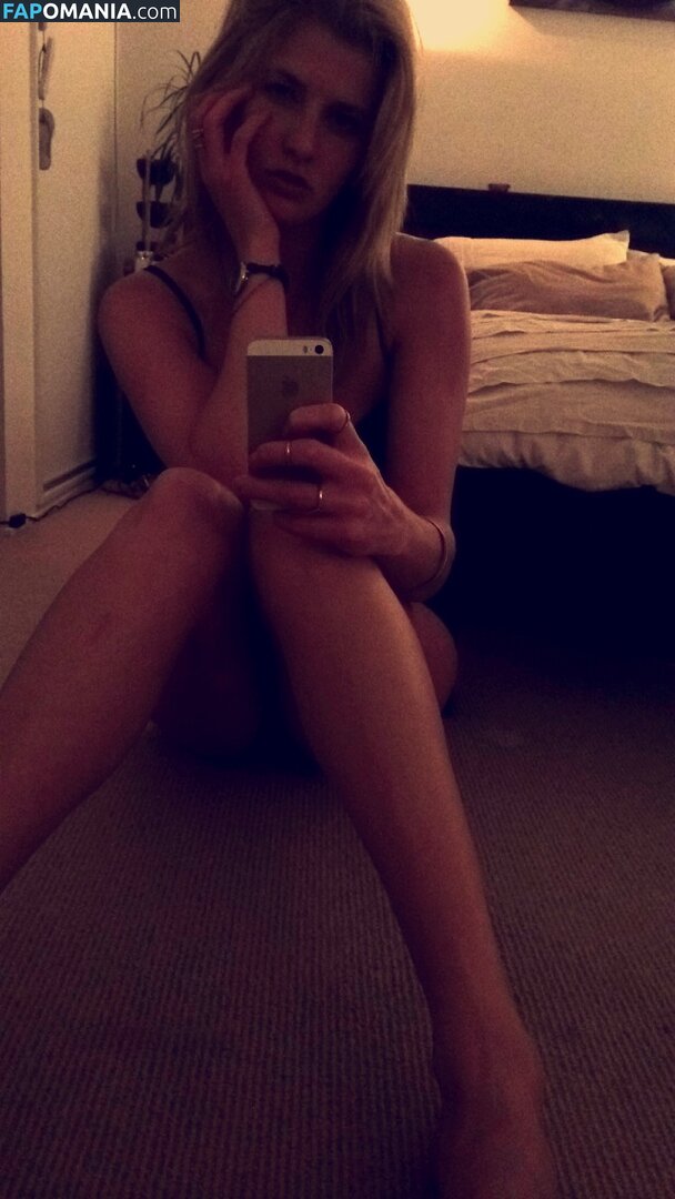 Ashley Bradley Nu Foto vazada #20