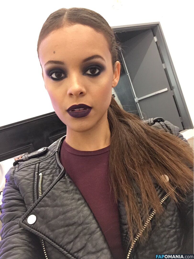 Aubrey Cleland Nu Foto vazada #31