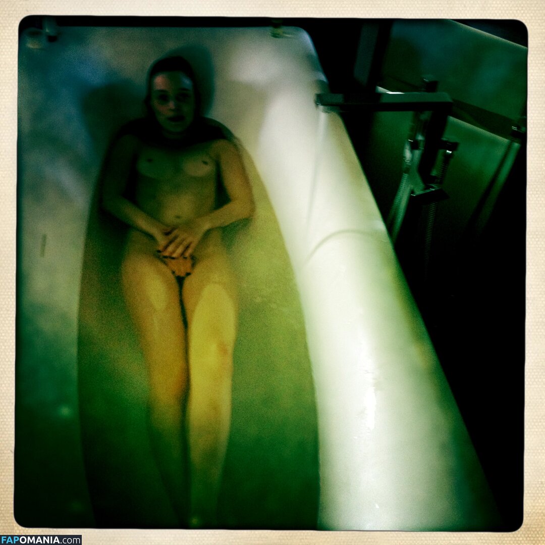 Bella Heathcote Nu Foto vazada #6