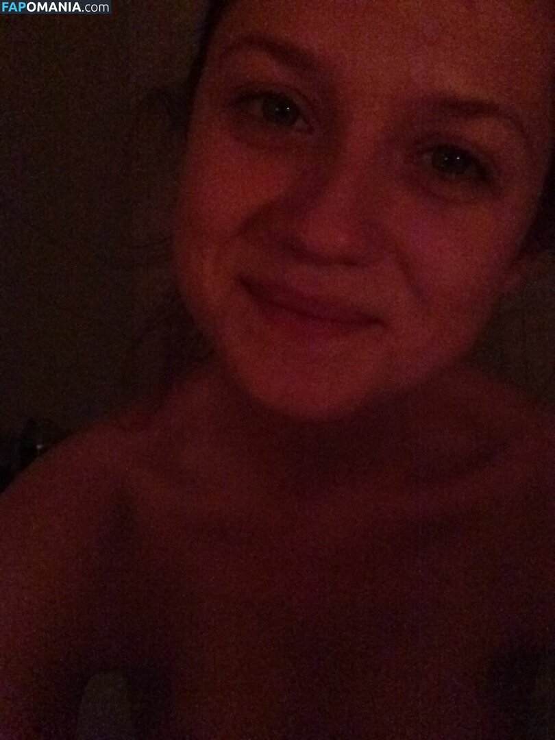 Bonnie Wright Nu Foto vazada #18