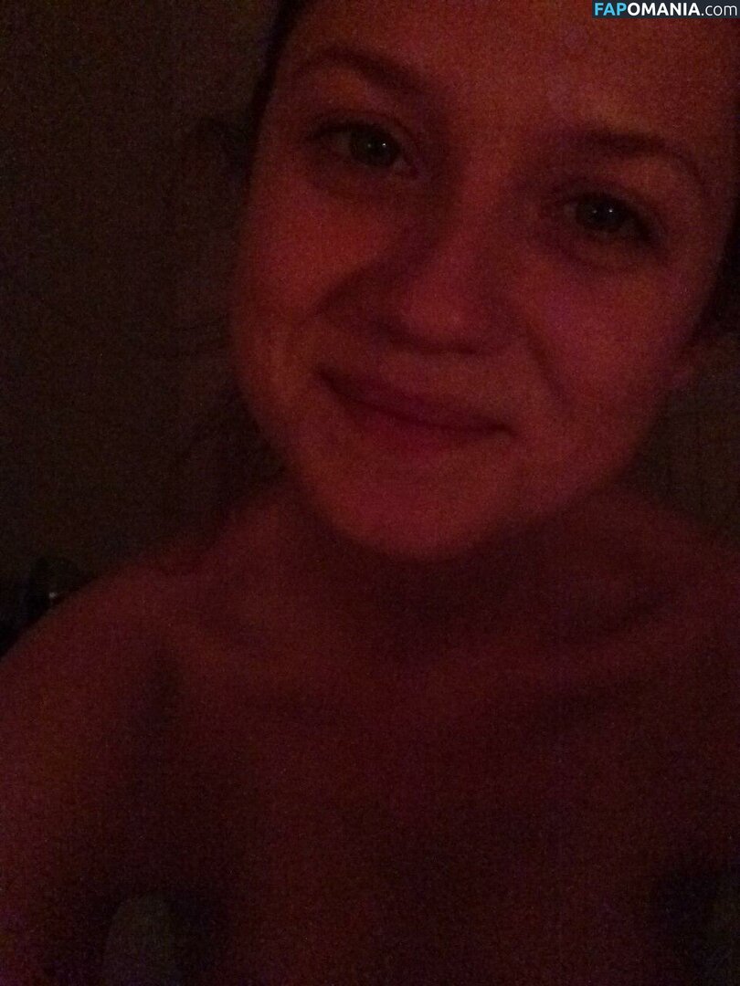 Bonnie Wright Nu Foto vazada #32