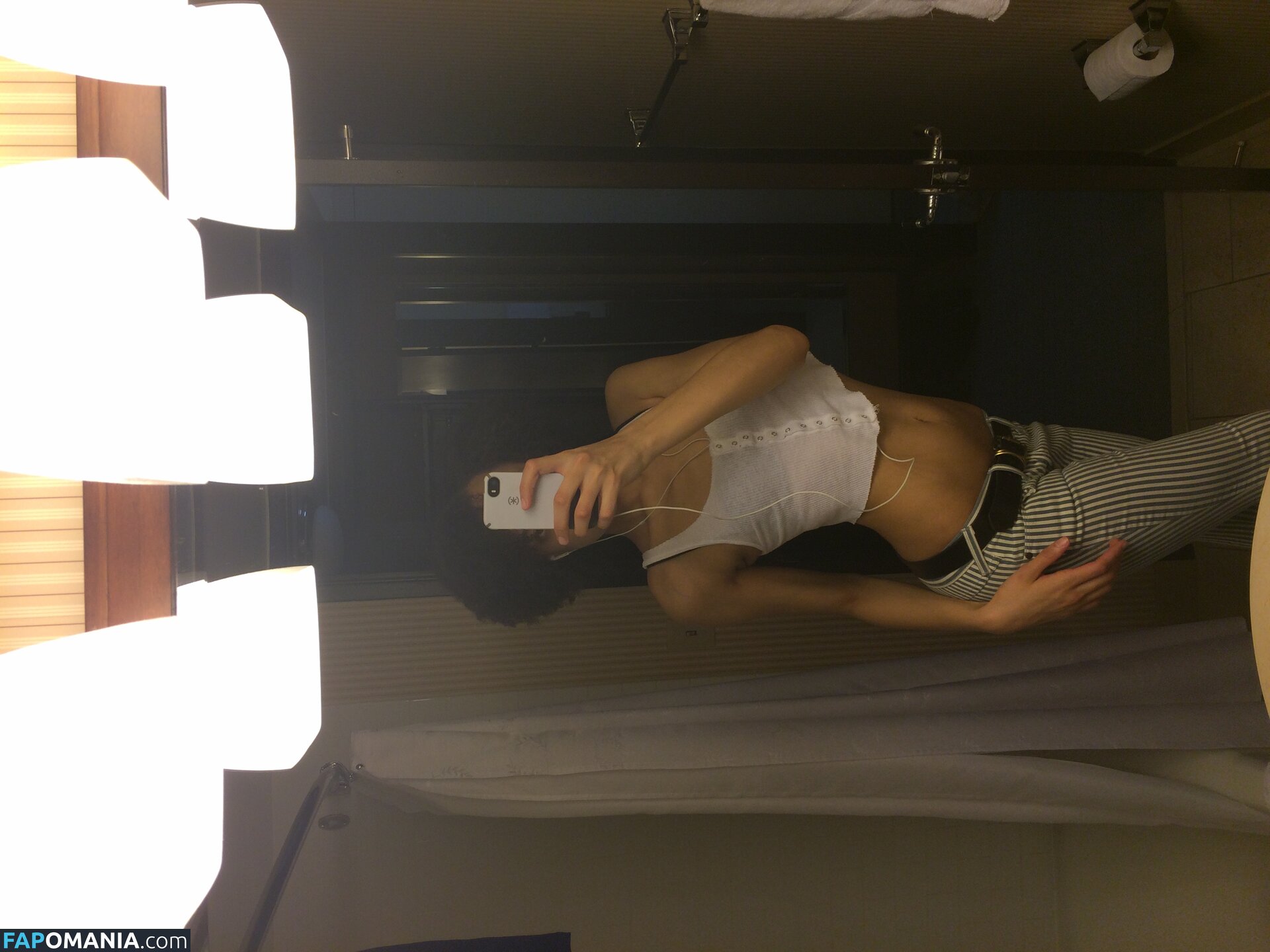 Britne Oldford Nu Foto vazada #15