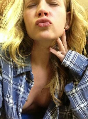 Britt Robertson