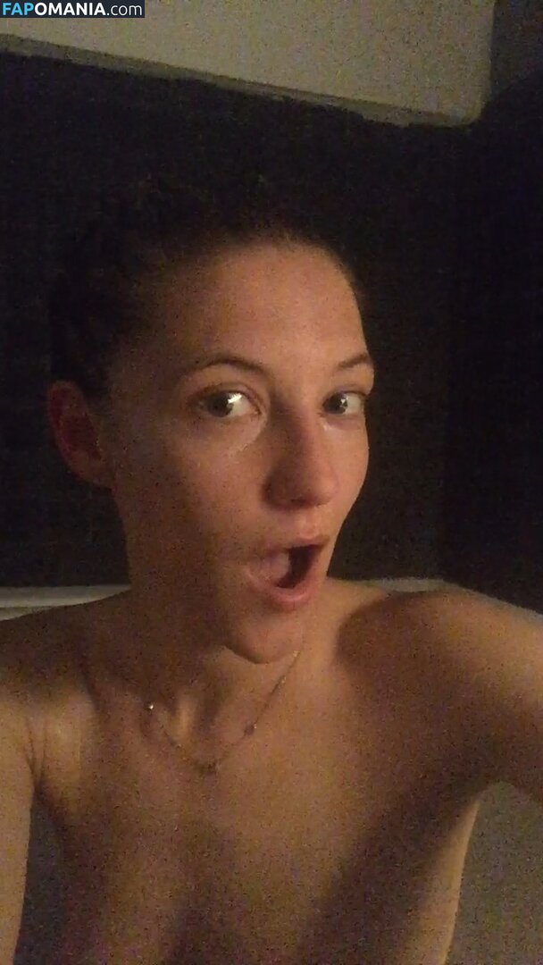 Caitlin Gerard Nu Foto vazada #9