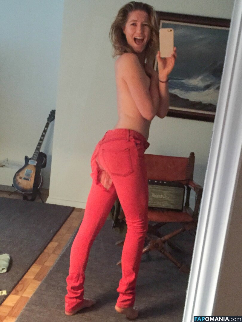 Caitlin Gerard Nu Foto vazada #13