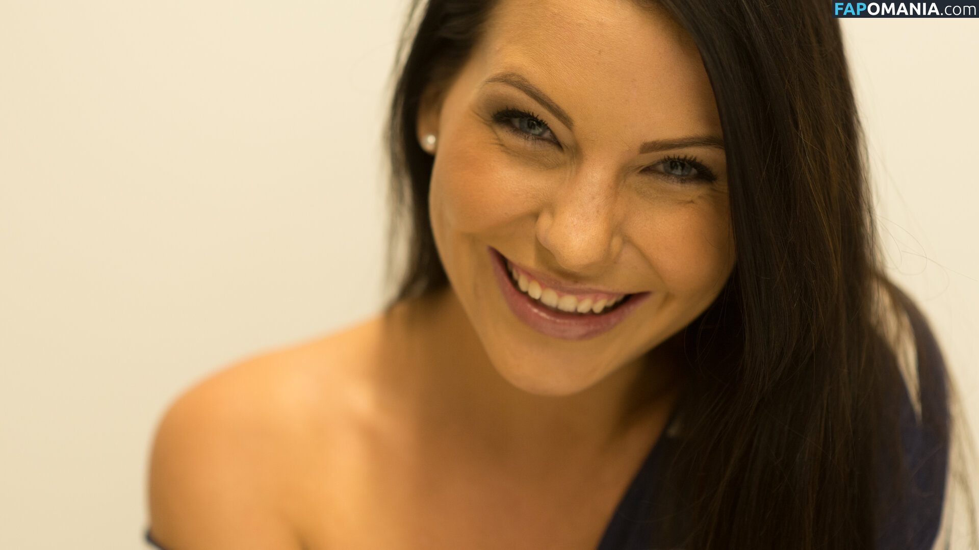 Carina Schwarz Nu Foto vazada #16
