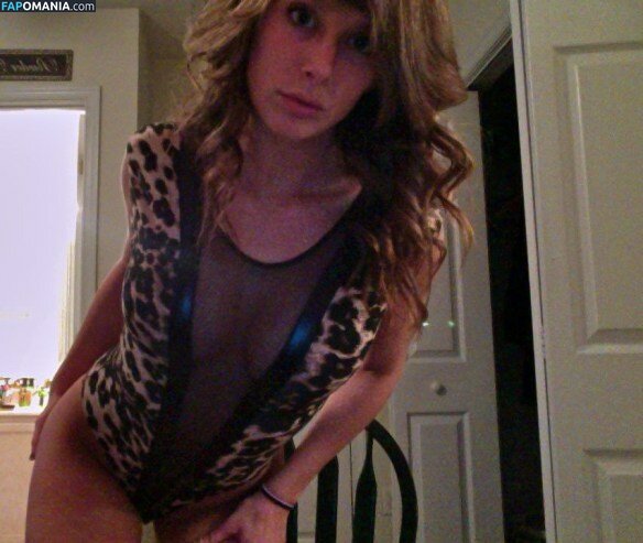 Carly Simmons Nu Foto vazada #64