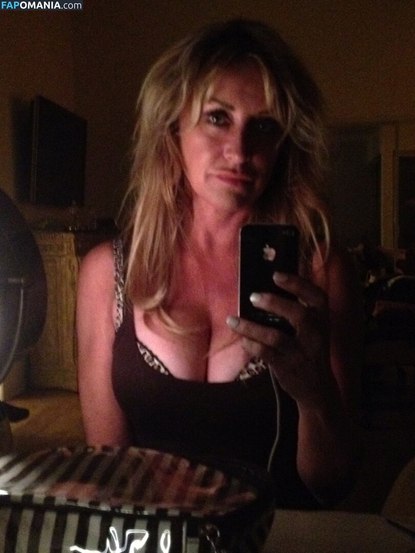 Carrie Michalka Nu Foto vazada #20