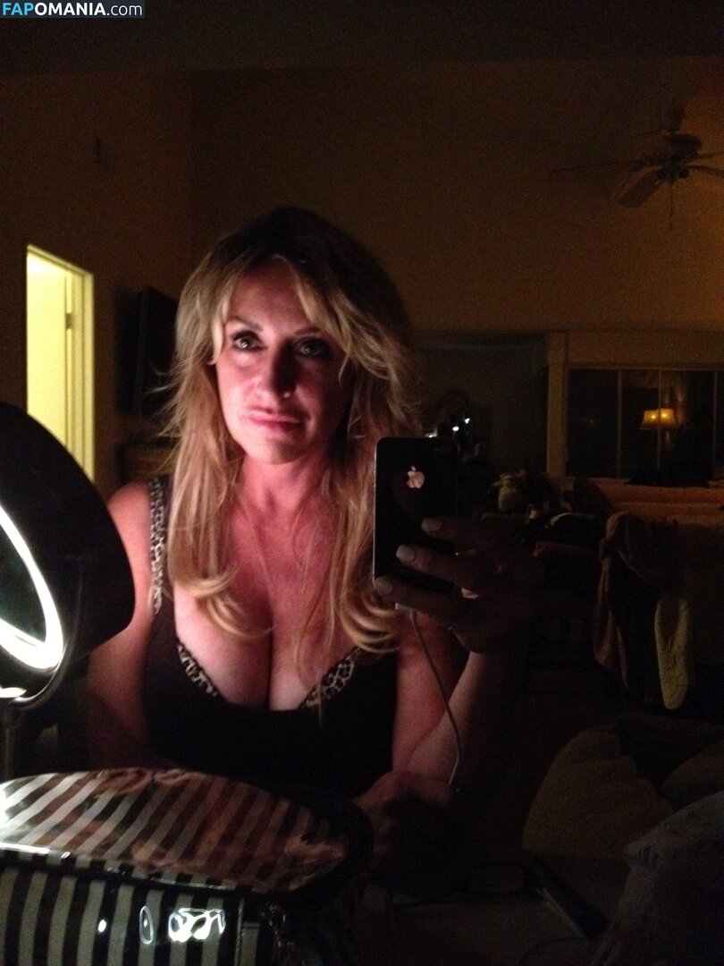 Carrie Michalka Nu Foto vazada #25