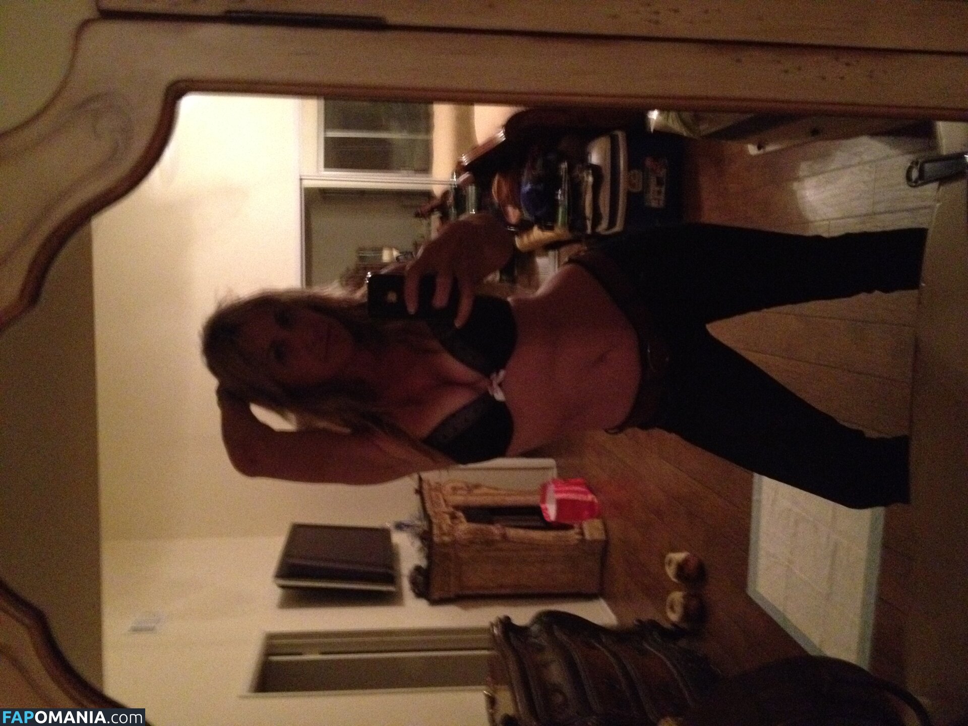 Carrie Michalka Nu Foto vazada #139