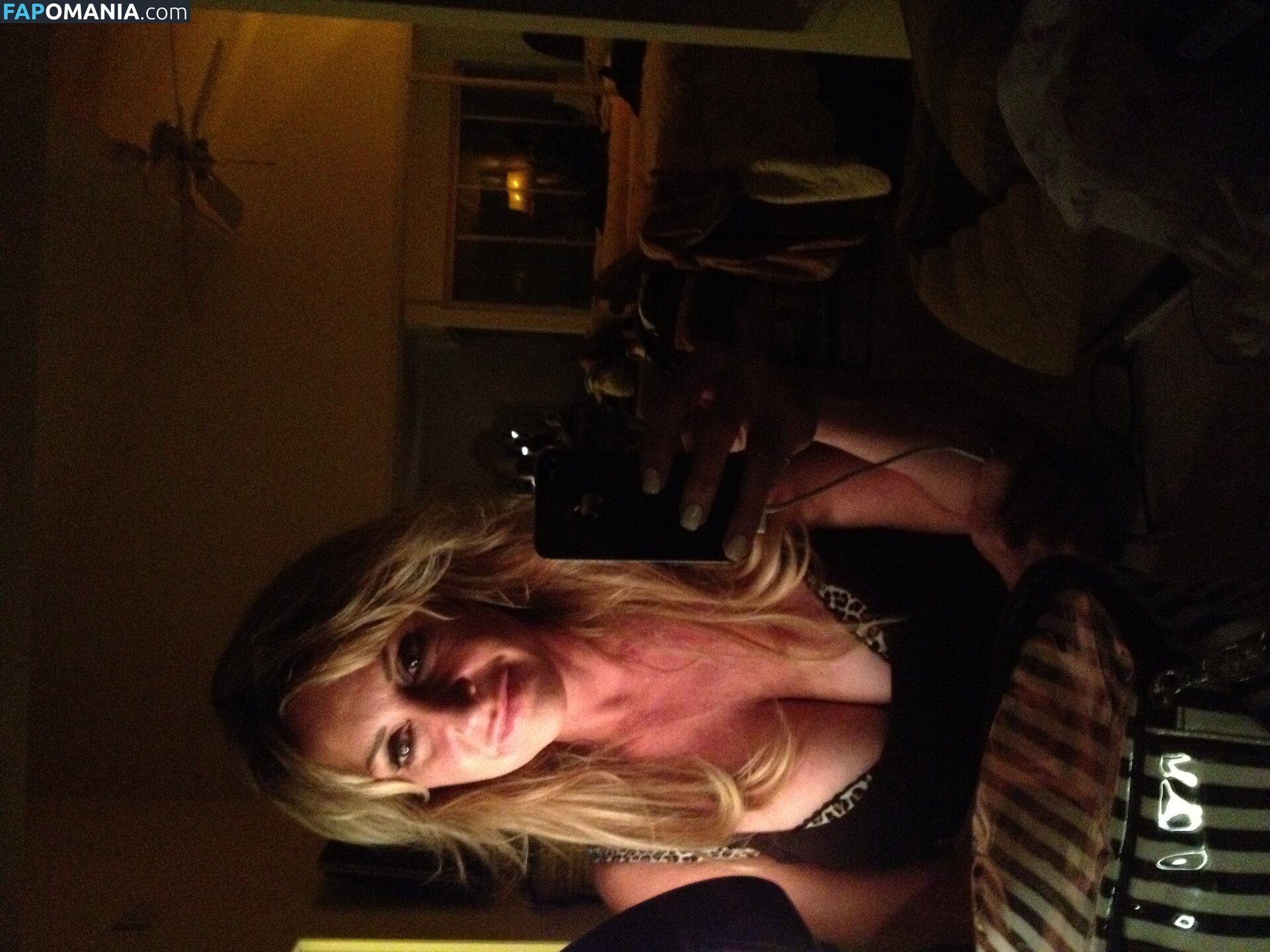Carrie Michalka Nu Foto vazada #151