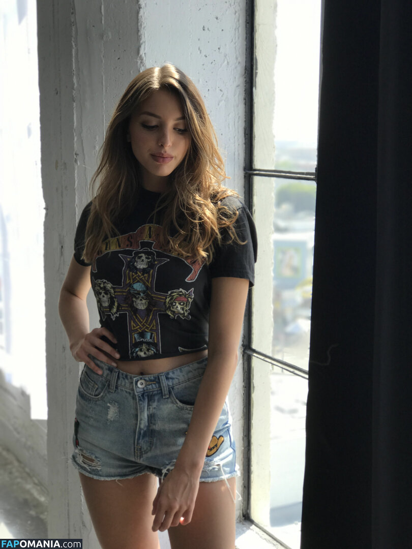 Celine Farach Nu Foto vazada #7