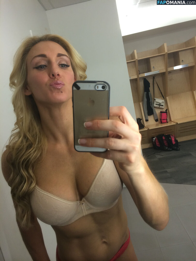 Charlotte Flair Nu Foto vazada #13