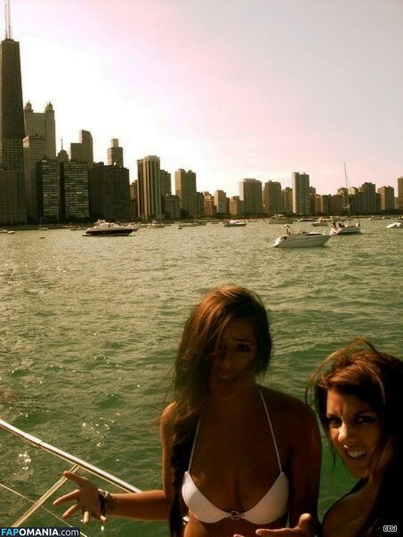 Chloe Bennett Nu Foto vazada #6