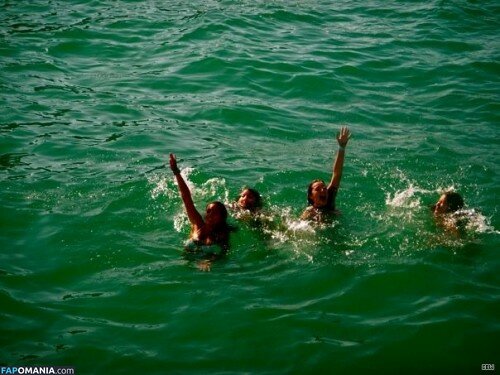 Chloe Bennett Nu Foto vazada #7