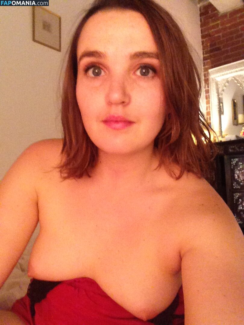 Chloe Fineman Nu Foto vazada #6