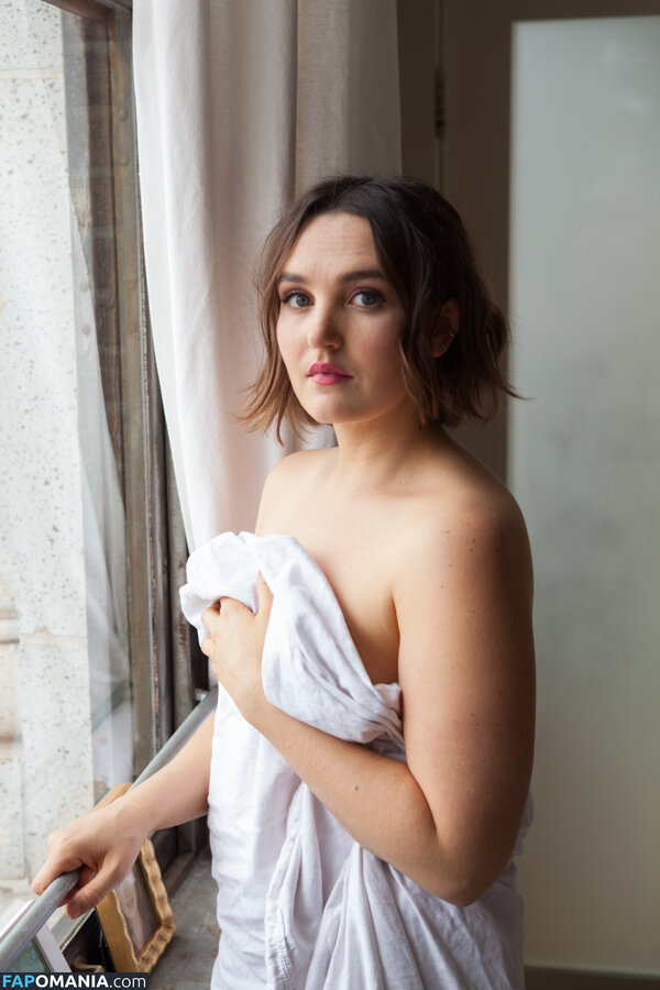 Chloe Fineman Nu Foto vazada #13