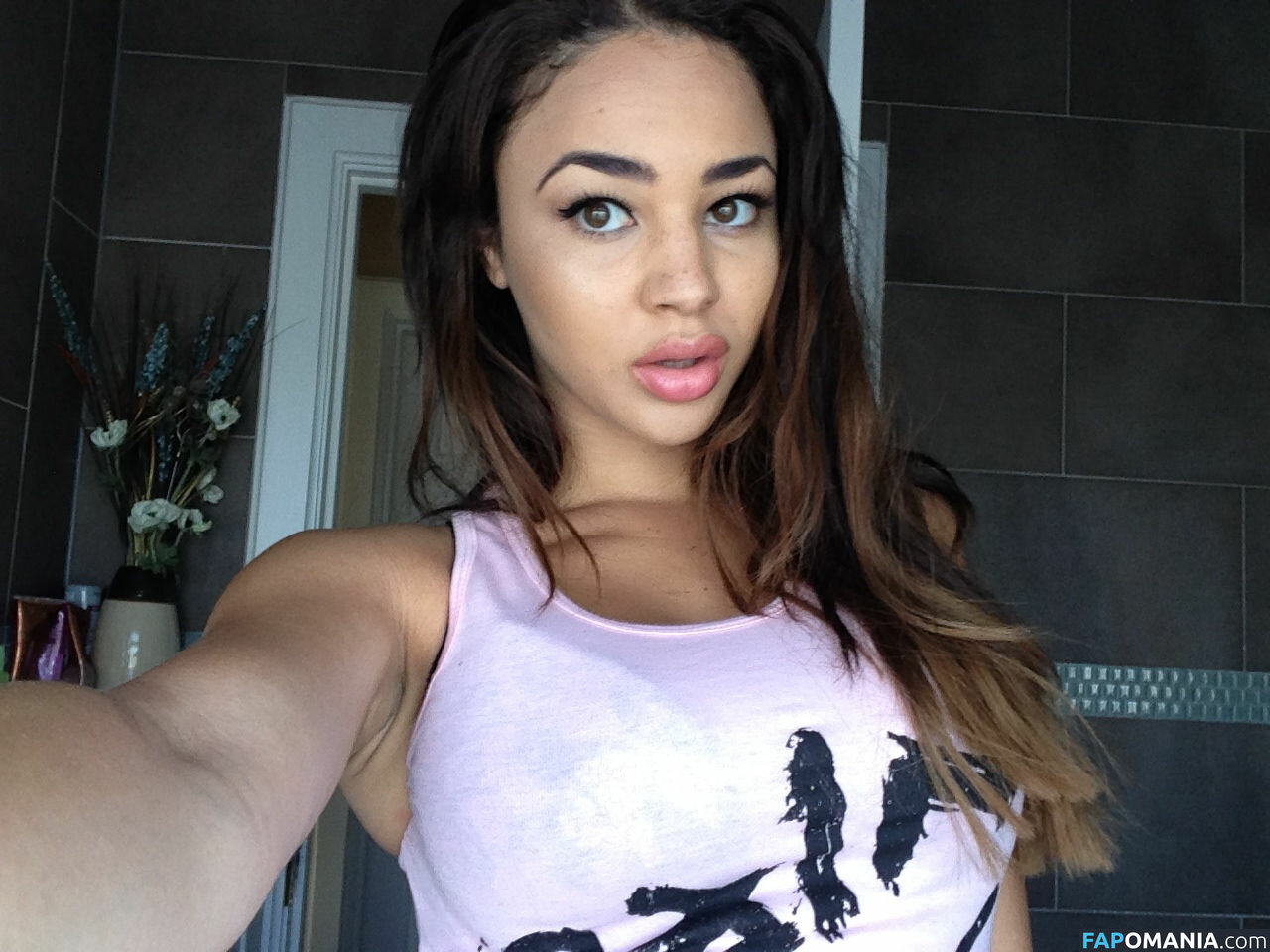 Courtnie Quinlan Nu Foto vazada #157