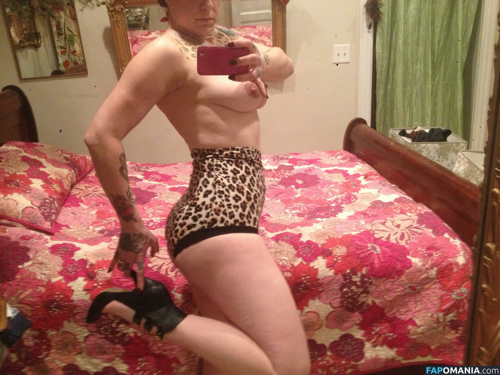 Danielle Colby Nu Foto vazada #5