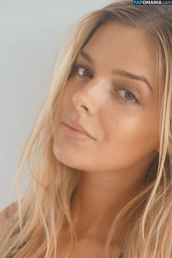 Danielle Knudson Nu Foto vazada #27