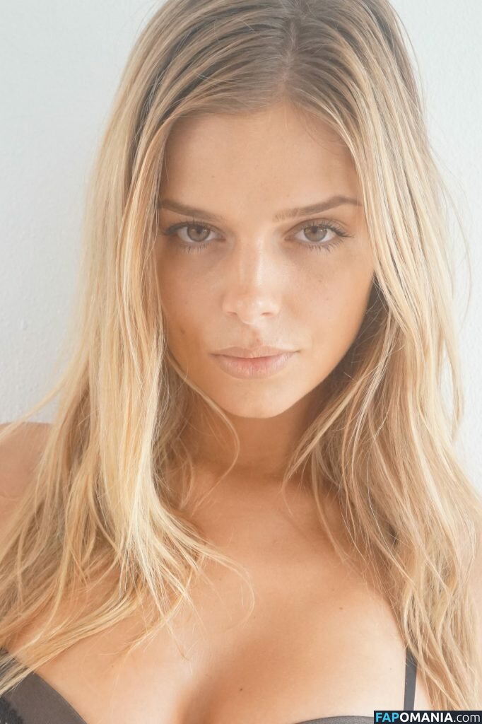 Danielle Knudson Nu Foto vazada #164