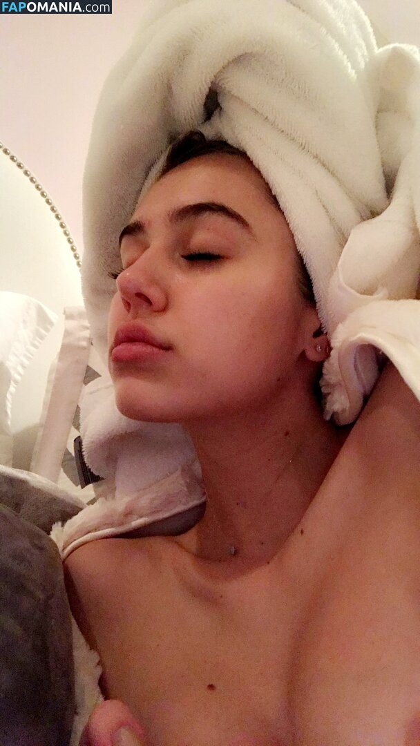 Delilah Belle Hamlin Nu Foto vazada #49
