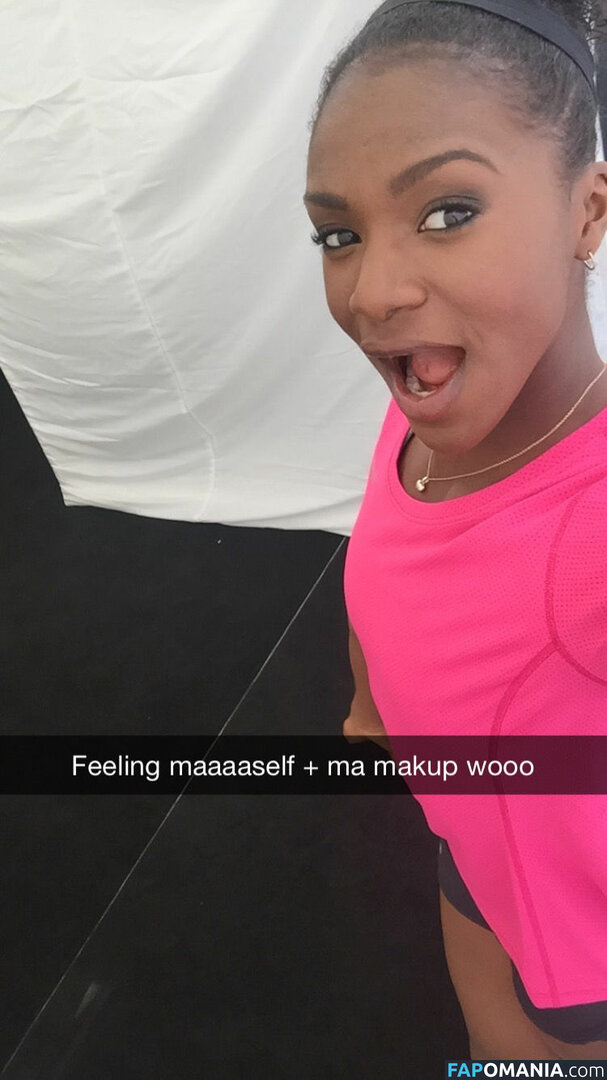 Dina Asher Smith Nu Foto vazada #29