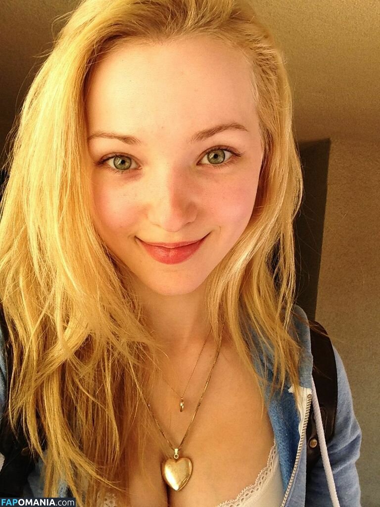Dove Cameron Nu Foto vazada #1