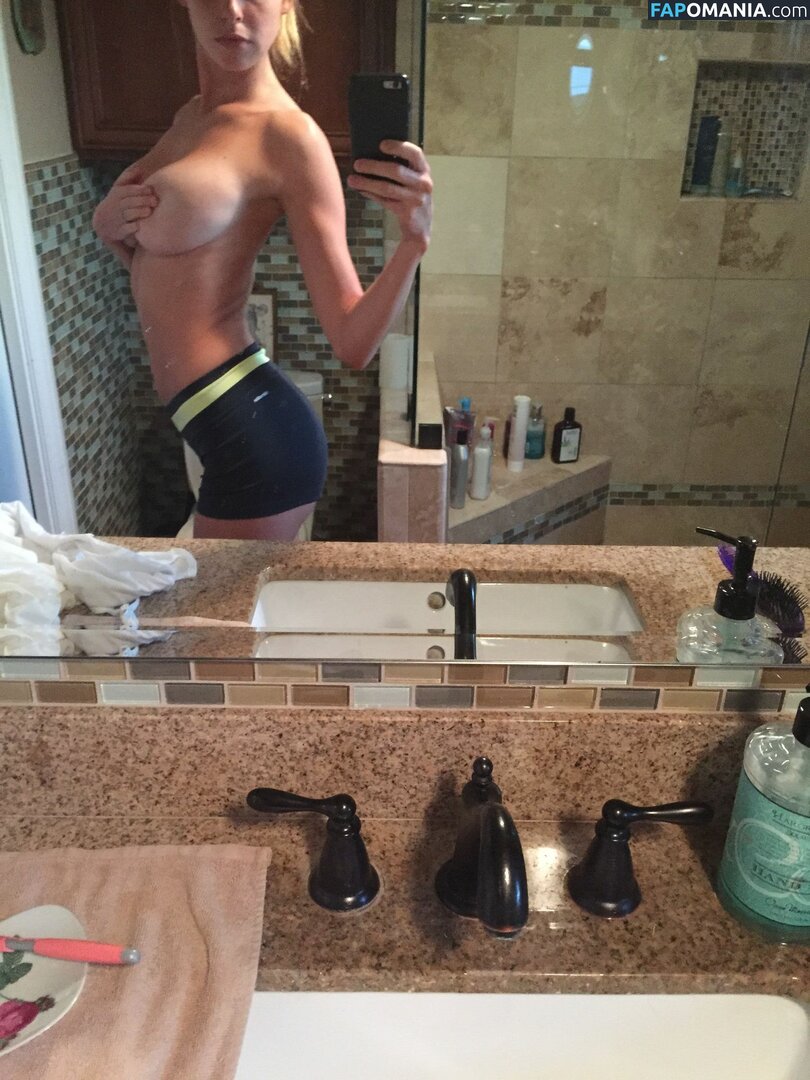 Elizabeth Turner Nu Foto vazada #50