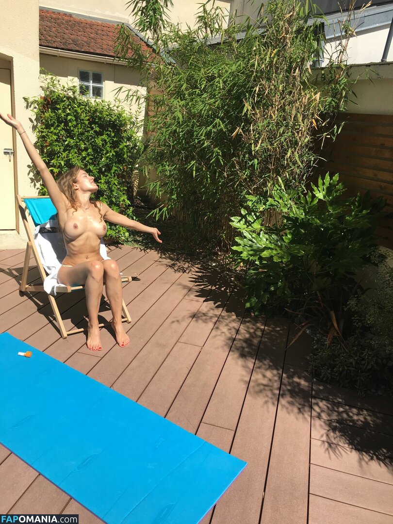 Elodie Fontan Nu Foto vazada #6