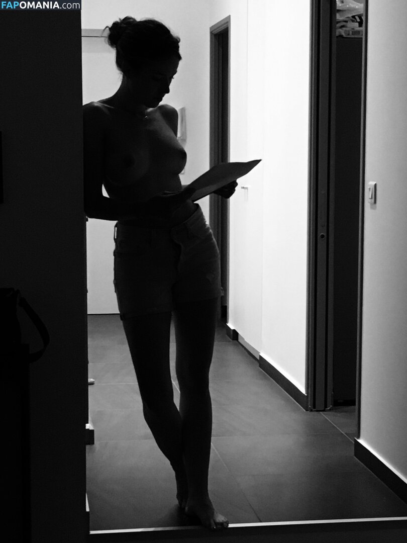 Elodie Fontan Nu Foto vazada #11