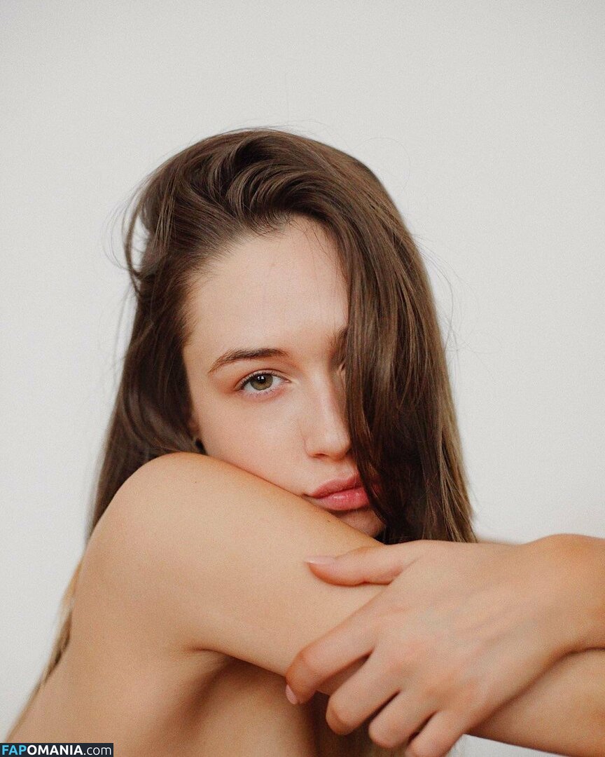 Elsie Hewitt Nu Foto vazada #954
