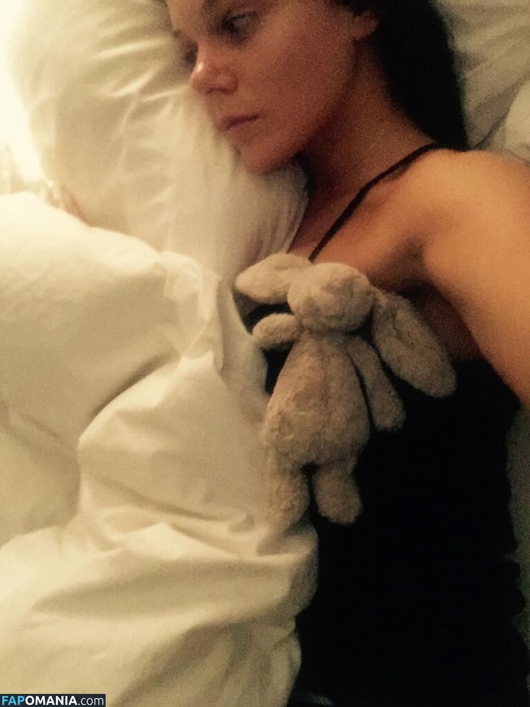 Faye Brookes Nu Foto vazada #6