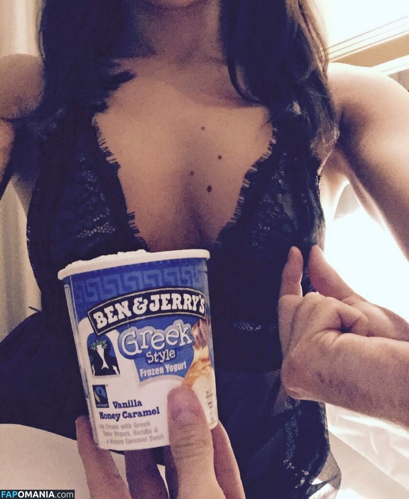 Faye Brookes Nu Foto vazada #12