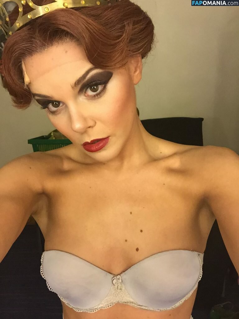 Faye Brookes Nu Foto vazada #26