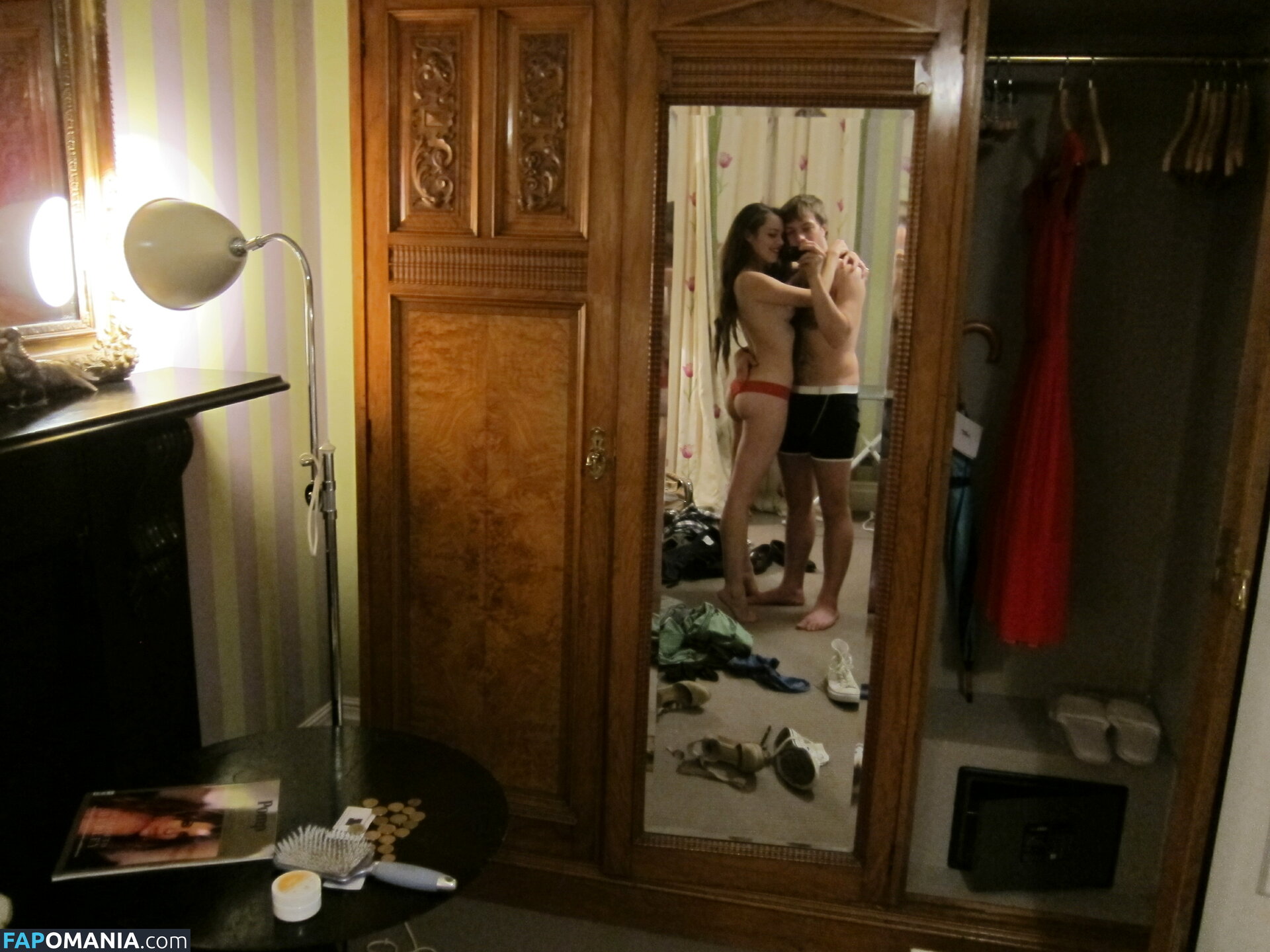 Hailey Gates And Paige Elkington Nu Foto vazada #50