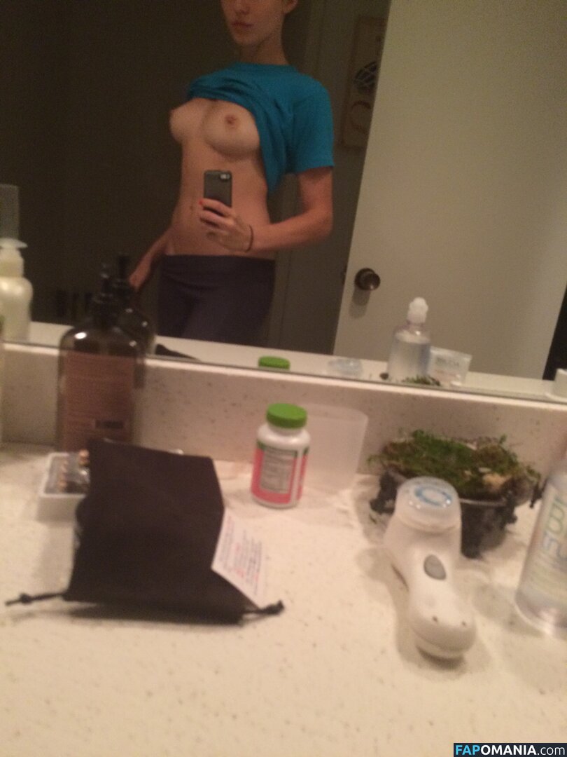 Hailey Gates And Paige Elkington Nu Foto vazada #95